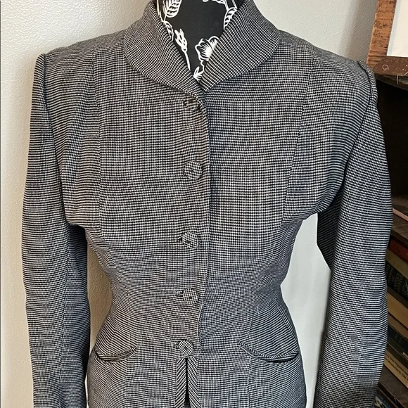 Vintage 1950s Two-Piece Gray Skirt Suit - Picture 3 of 7